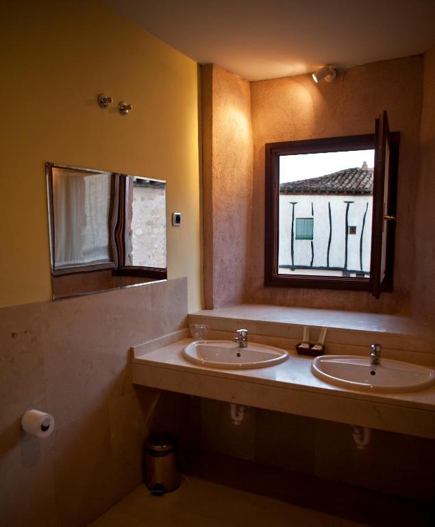 ホテル Hospederia Porta Coeli シグエンサ 部屋 写真